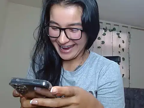 kazumi6 online show from December 16, 2025, 4:56 pm