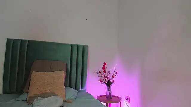 SabrinaWarrenn online show from January 12, 2025, 1:58 pm