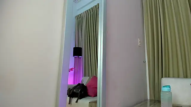 SabrinaWarrenn online show from February 3, 2025, 11:53 am