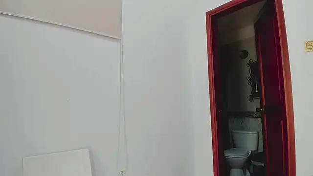 SabrinaWarrenn online show from March 4, 2025, 11:51 am
