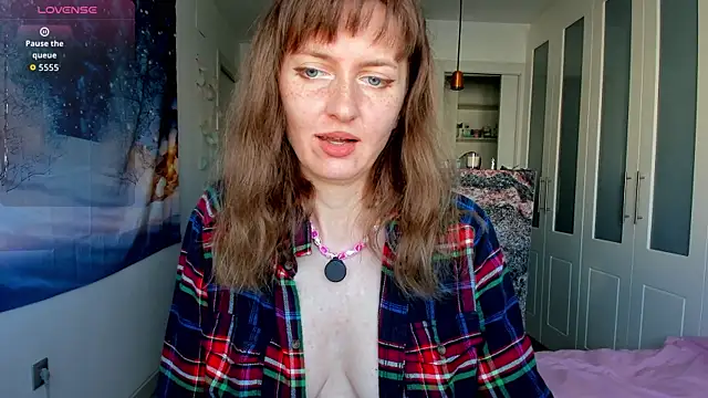 YourSexyNeighbour online show from December 22, 2025, 3:09 pm