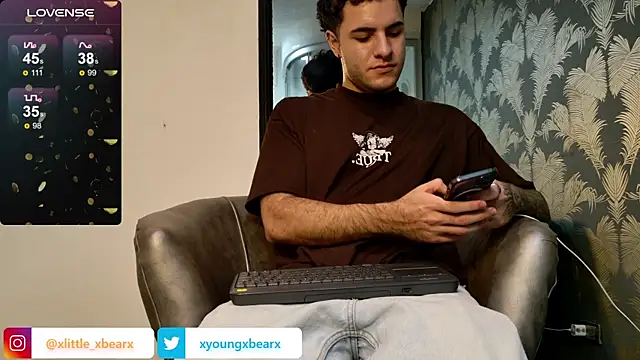 xlittle xbearx online show from December 18, 2024, 1:48 am