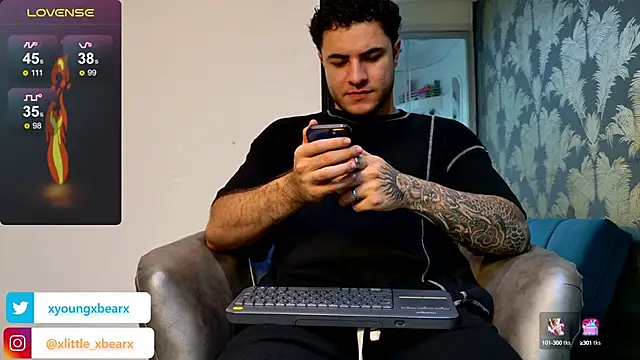 xlittle xbearx online show from February 26, 2025, 3:42 am
