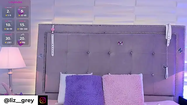Snapshot of Liz_grey_ chatting on February 11, 2025, 11:44 pm Liz grey online show from February 11, 2025, 11:44 pm