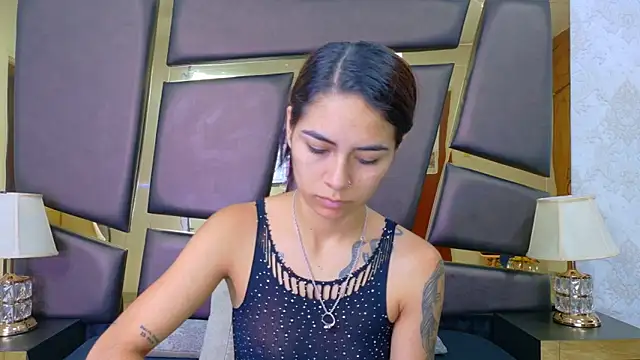 NicoleEsposito online show from November 14, 2025, 12:59 pm