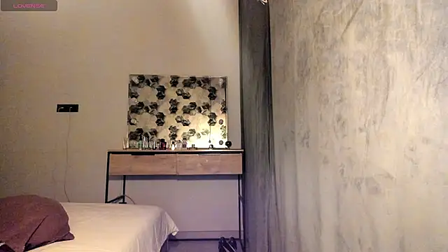 Selena Rase online show from November 16, 2025, 3:39 pm