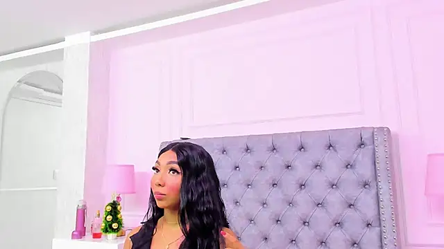 HaileeRoberts online show from November 14, 2025, 12:15 pm