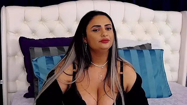 MayaJansen online show from December 10, 2024, 9:54 pm