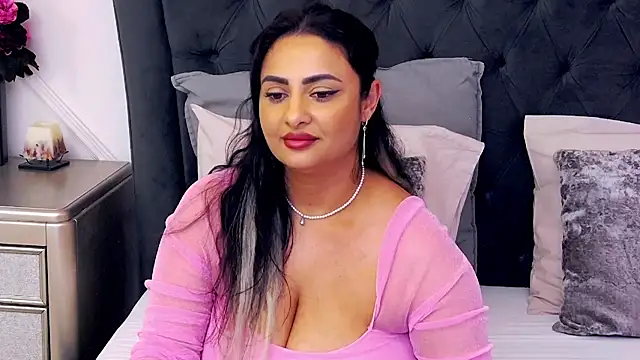 MayaJansen online show from January 12, 2025, 5:56 am