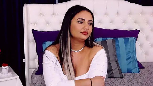 MayaJansen online show from February 3, 2025, 4:20 pm