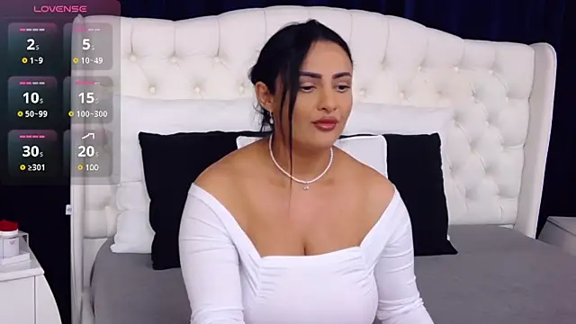 MayaJansen online show from February 17, 2025, 6:26 pm