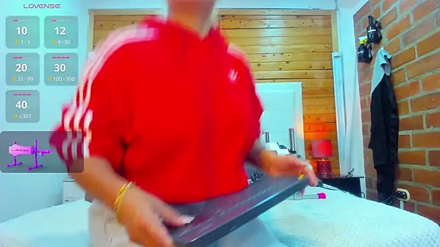 Snapshot of Dulcex69 chatting on October 9, 2025, 3:54 pm Dulcex69 online show from October 9, 2025, 3:54 pm