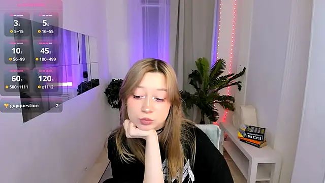SaintGirl online show from March 12, 2025, 7:59 pm