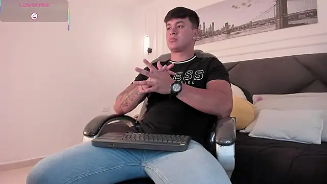 Cristopher strong online show from May 8, 2026, 1:38 pm