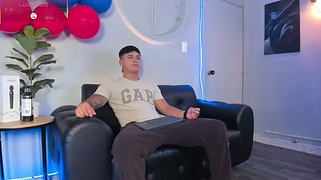 Cristopher strong online show from June 10, 2026, 12:15 pm
