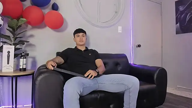 Cristopher strong online show from June 19, 2026, 11:58 am