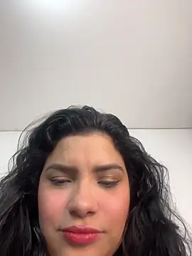 lolaa staars online show from October 14, 2025, 6:58 am