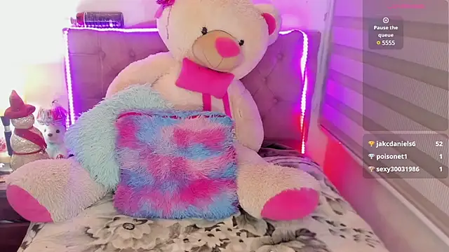  EmiRhodes online show from December 5, 2024, 1:36 am