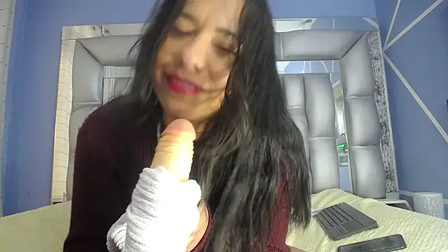 Snapshot of angelina_ny chatting on December 29, 2024, 12:55 pm angelina ny online show from December 29, 2024, 12:55 pm