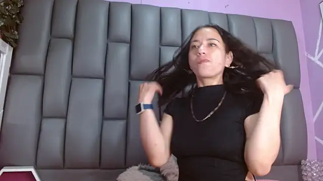 angelina ny online show from September 19, 2025, 1:34 pm