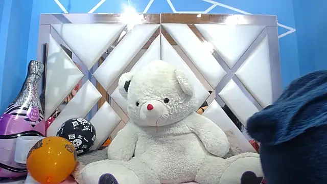 angelina ny online show from October 27, 2025, 1:48 pm