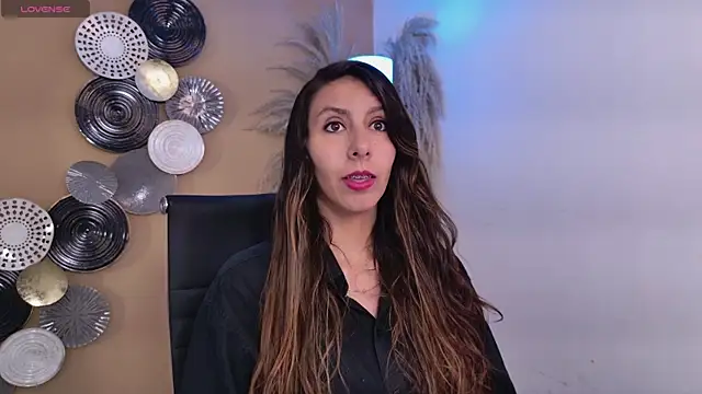 luna willians online show from July 16, 2026, 8:26 pm