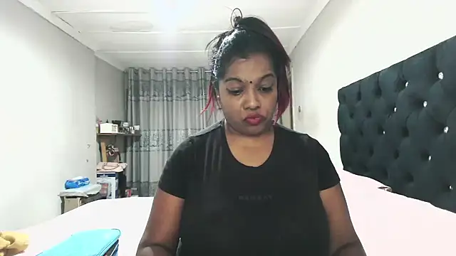 Indianmayaxoxo online show from October 22, 2025, 2:50 pm