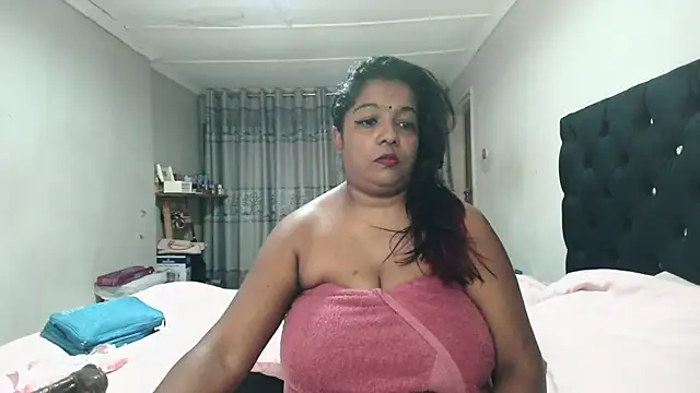 Indianmayaxoxo online show from November 4, 2025, 2:27 pm