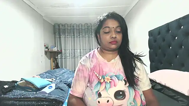 Snapshot of Indianmayaxoxo chatting on May 17, 2026, 4:03 pm Indianmayaxoxo online show from May 17, 2026, 4:03 pm