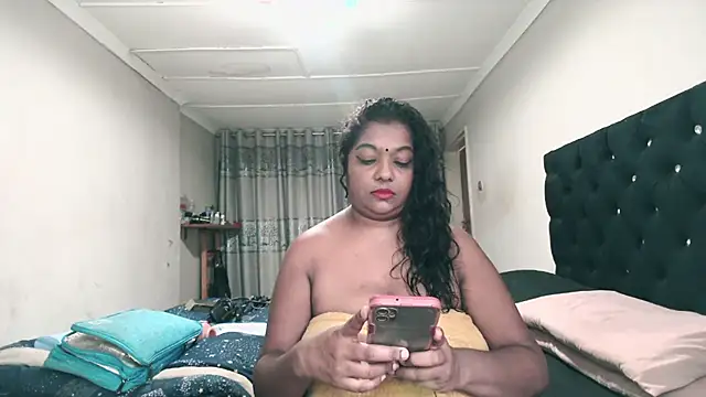 Snapshot of Indianmayaxoxo chatting on May 25, 2026, 7:14 am Indianmayaxoxo online show from May 25, 2026, 7:14 am