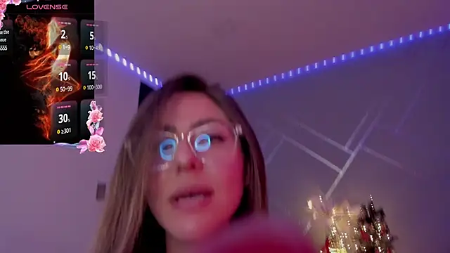 Ich Bin Julia online show from December 28, 2024, 8:04 pm