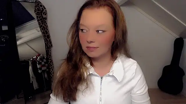 roxanna24 online show from March 17, 2026, 10:02 pm