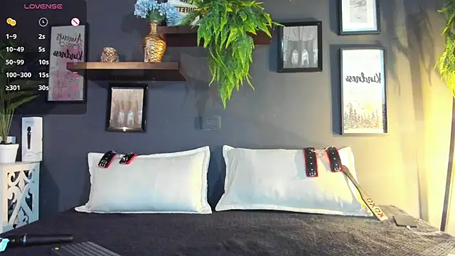 Snapshot of Kallen_kozuky chatting on February 14, 2025, 2:44 pm Kallen kozuky online show from February 14, 2025, 2:44 pm