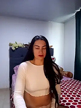 renata hot1 online show from September 23, 2025, 7:39 pm