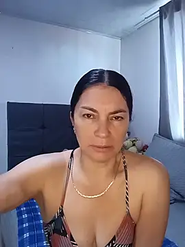 renata hot1 online show from June 19, 2026, 6:45 pm