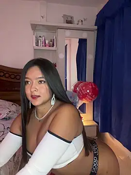 cristina1800 online show from May 13, 2026, 3:48 am