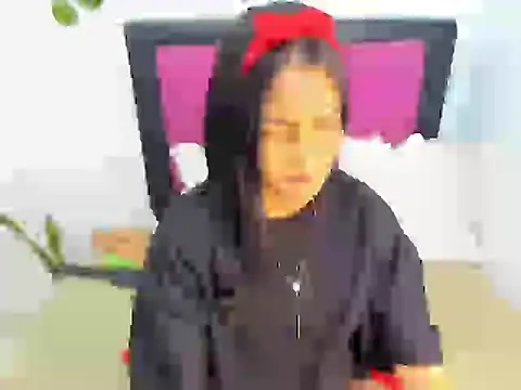 Snapshot of AlondraFoxx chatting on October 7, 2025, 2:20 am AlondraFoxx online show from October 7, 2025, 2:20 am