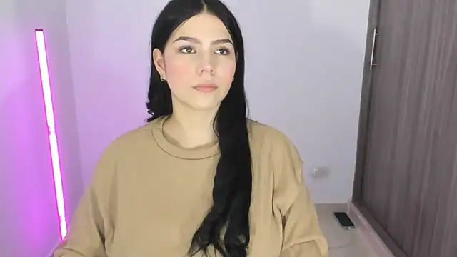 Natasha su  online show from November 15, 2025, 7:32 pm