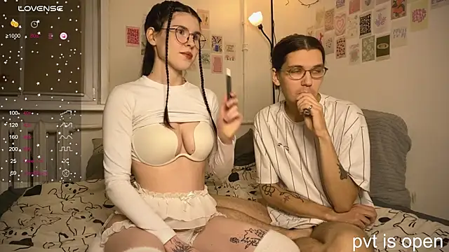 Snapshot of passiondesire_ chatting on October 26, 2025, 7:53 pm passiondesire  online show from October 26, 2025, 7:53 pm