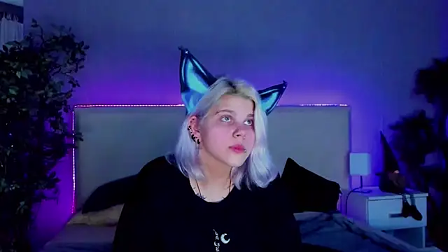 JoannLowe online show from December 22, 2024, 2:06 am