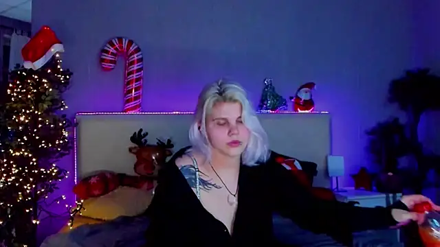 JoannLowe online show from December 24, 2024, 8:16 pm