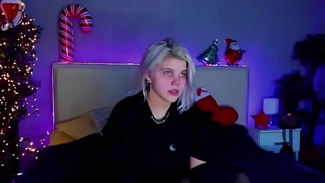 JoannLowe online show from December 29, 2024, 8:15 pm