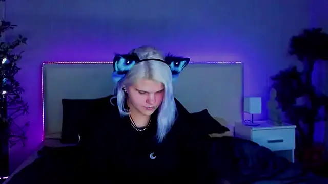 JoannLowe online show from January 13, 2025, 11:27 pm