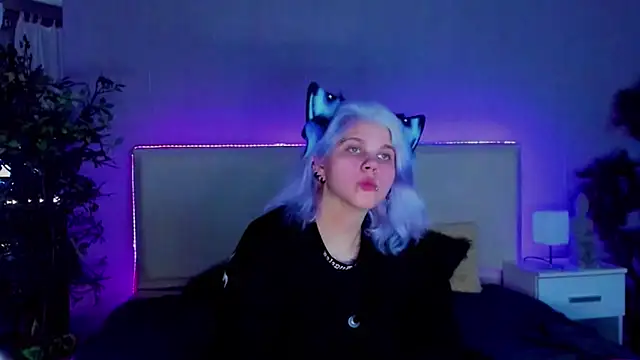 JoannLowe online show from January 25, 2025, 9:25 pm