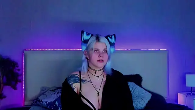 JoannLowe online show from February 24, 2025, 8:14 pm