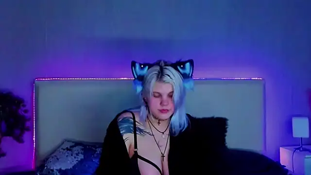 JoannLowe online show from February 24, 2025, 11:19 pm