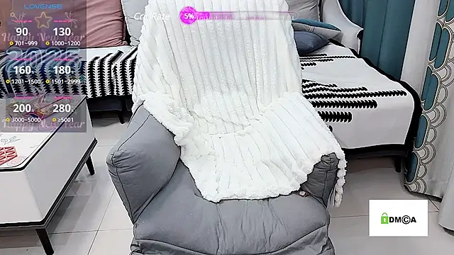 QQ-tutu online show from January 9, 2025, 1:35 pm