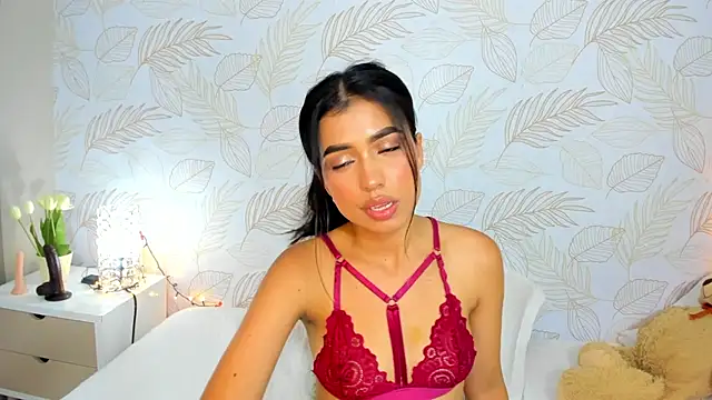 TianaReedd online show from December 14, 2024, 3:04 pm