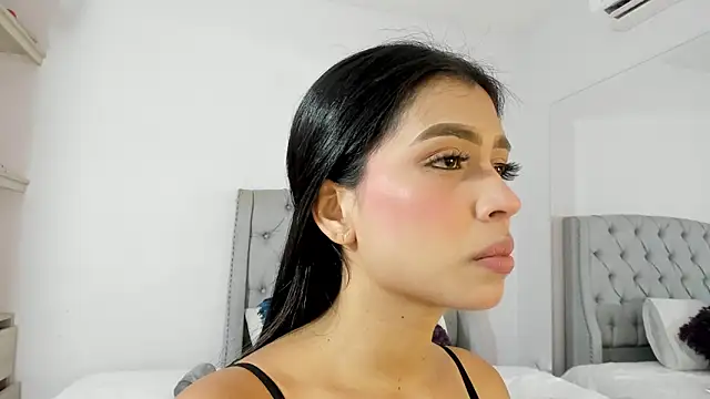 Snapshot of TianaReedd chatting on October 2, 2025, 12:45 pm TianaReedd online show from October 2, 2025, 12:45 pm