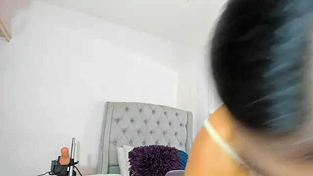 Snapshot of TianaReedd chatting on October 14, 2025, 12:28 pm TianaReedd online show from October 14, 2025, 12:28 pm